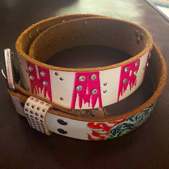 VTG White and Multi Color Ed Hardy Logo Leather Belt with rhinestones & studs ๐ฉ - Picture 5 of 16